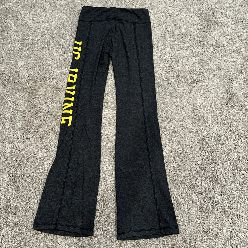 UC Irvine U-TRAU Grey High Rise Flared Yoga Pants (S)